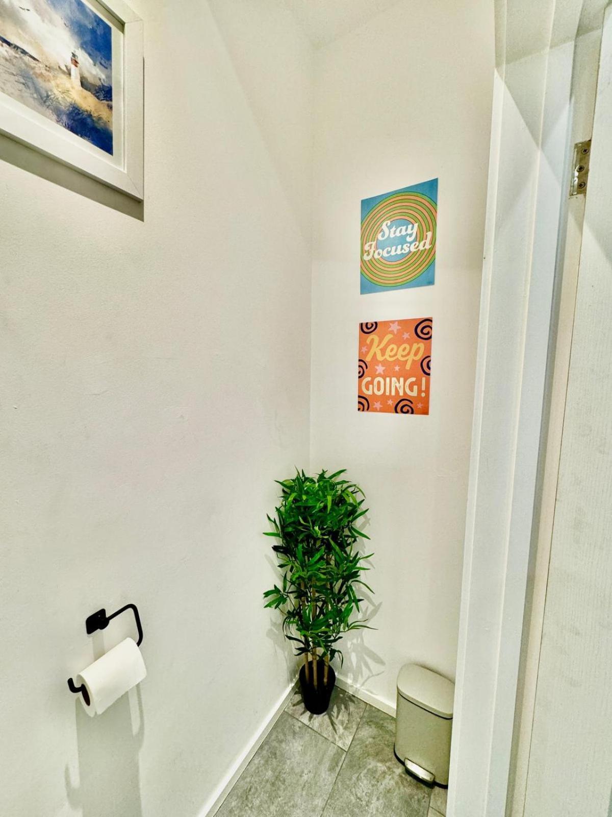 Three Bedroom House By Peacegrove Homes Short Lets & Serviced Accommodation Brighton With Free Wifi & Pet Friendly Extérieur photo