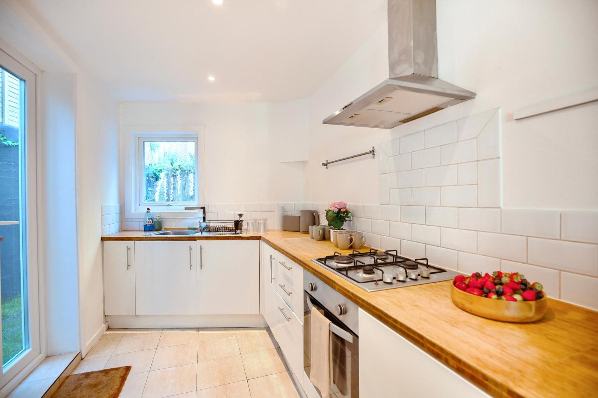 Three Bedroom House By Peacegrove Homes Short Lets & Serviced Accommodation Brighton With Free Wifi & Pet Friendly Extérieur photo