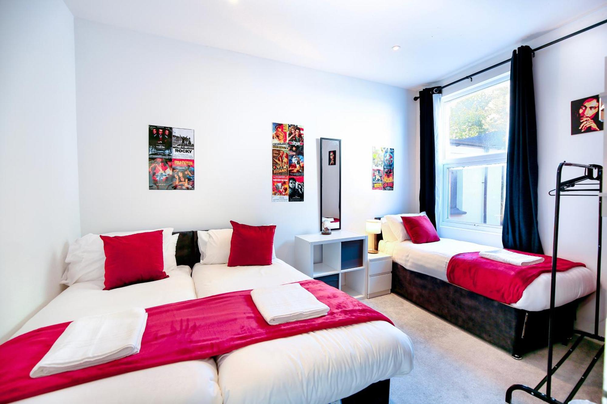 Three Bedroom House By Peacegrove Homes Short Lets & Serviced Accommodation Brighton With Free Wifi & Pet Friendly Extérieur photo