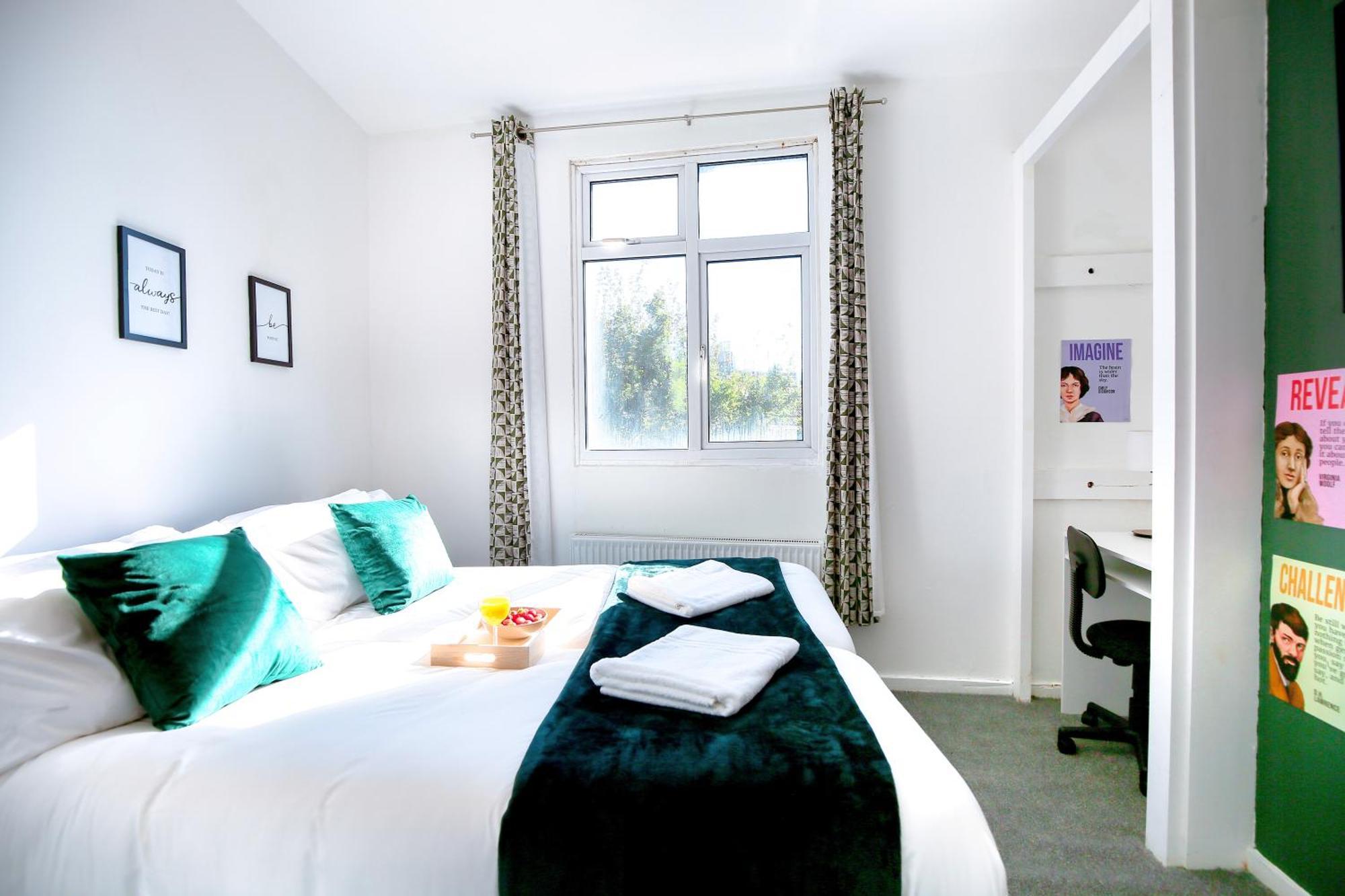 Three Bedroom House By Peacegrove Homes Short Lets & Serviced Accommodation Brighton With Free Wifi & Pet Friendly Extérieur photo